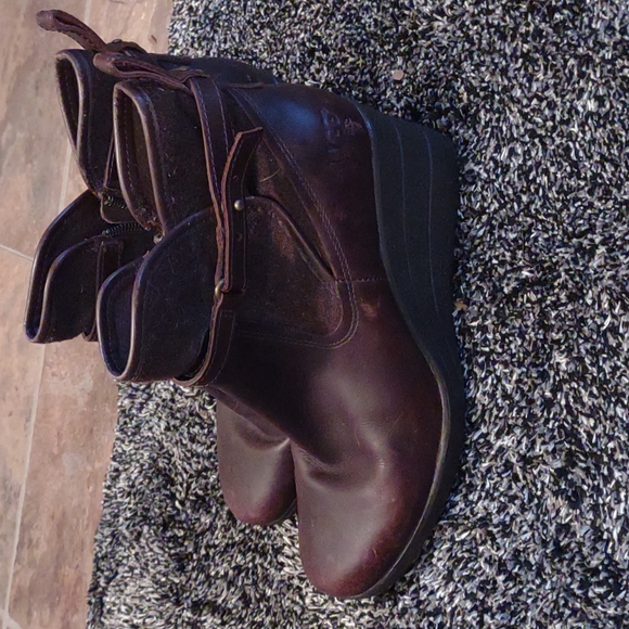 UGG boots - Picture 2 of 5